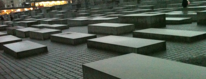 학살된 유럽 유대인을 위한 기억물 is one of Things to see in Berlin.
