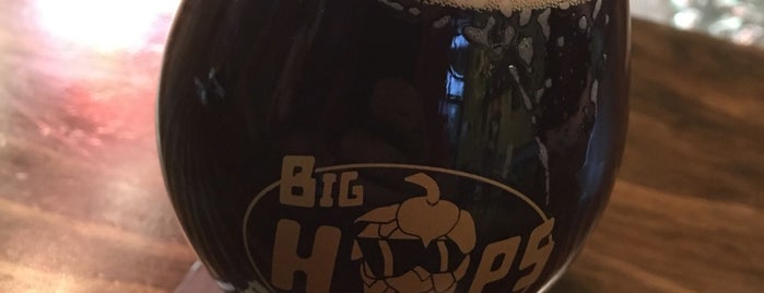Big Hops Growler Station is one of Chrisさんのお気に入りスポット.
