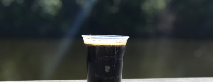 Lakefront Brewery is one of Posti che sono piaciuti a Chris.