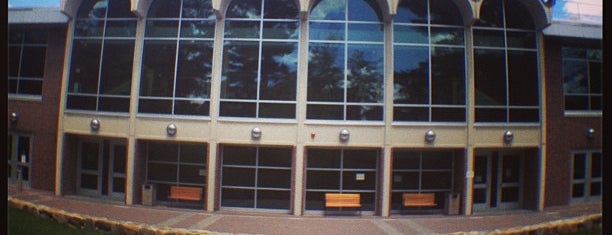 Stillings Dining Hall is one of University of New Hampshire.