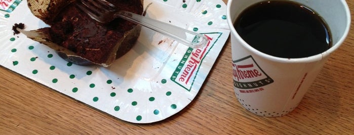 Krispy Kreme is one of Tempat yang Disukai E A.