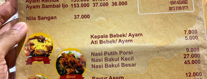 Bebek & Ayam Goreng Sari Rasa "Pak Ndut" is one of Wisata Kuliner Samarinda.