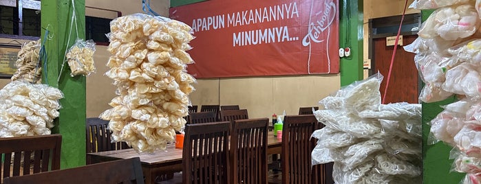 Sate Ayam Ponorogo Pak Seger is one of Eating around Surabaya.