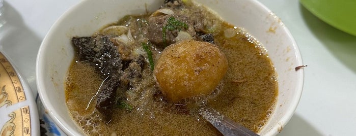 Sop Saudara Irian is one of Kuliner Makassar.