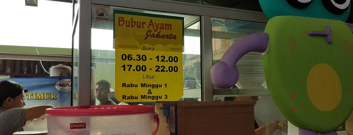 Bubur Ayam Jakarta Manyar is one of warung.