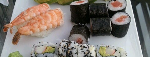 Mizu Sushi Bar & Delivery is one of sushi in santiago.