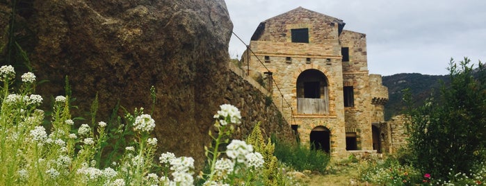 Castell de Requesens is one of Castillos cataluña.