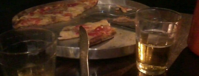 Bond Pizzas is one of Locais salvos de Cledson #timbetalab SDV.