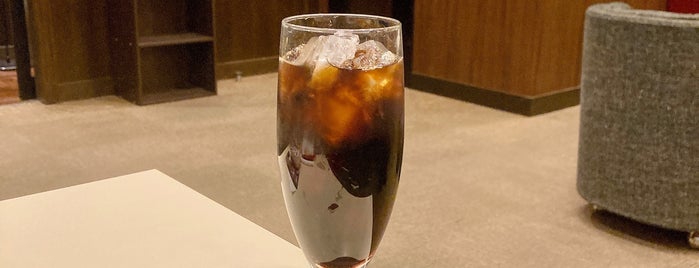 喫茶室ルノアール is one of 電源.