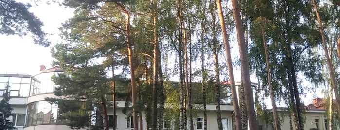 Санаторий «Магистральный» is one of Lugares favoritos de Olya.