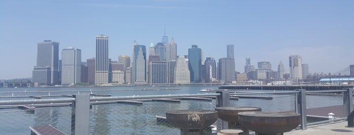 Brooklyn Heights Promenade is one of Lugares favoritos de Trenaise.
