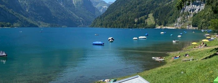 Klöntalersee is one of Lugares favoritos de Antonia.