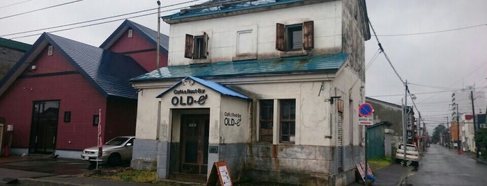 cafe and Rest-Bar OLD-e# is one of ティーローズさんの保存済みスポット.