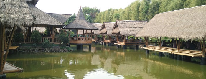 Gubug Makan Mang Engking is one of Kuliner Bandung.