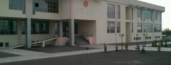 Кыргызско-Турецкий университет «Манас» / Kyrgyzstan-Turkey "Manas" University is one of Tempat yang Disukai Shonya.