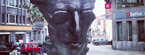 Statue Fernando Pessoa Standbeeld is one of Statues de Bruxelles / Standbeelden van Brussel.