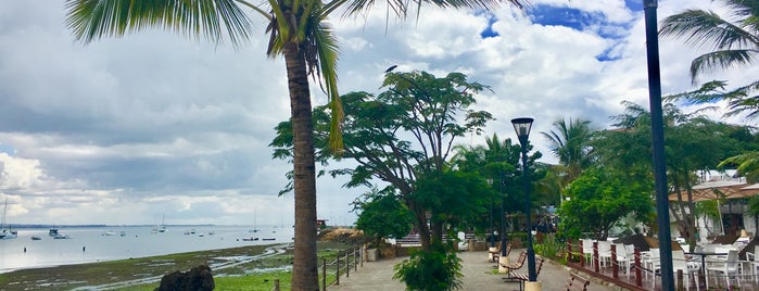 Promenade (@ Slipway) is one of Authentic Dar Es Salaam.