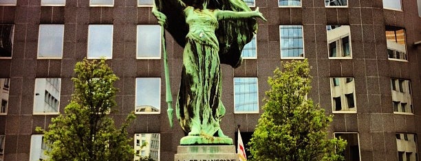 La Brabançonne is one of Statues de Bruxelles / Standbeelden van Brussel.