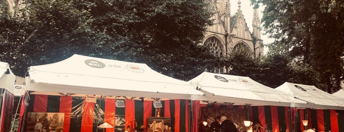 Grand Sablon Antiques Market is one of Brussels🇧🇪.