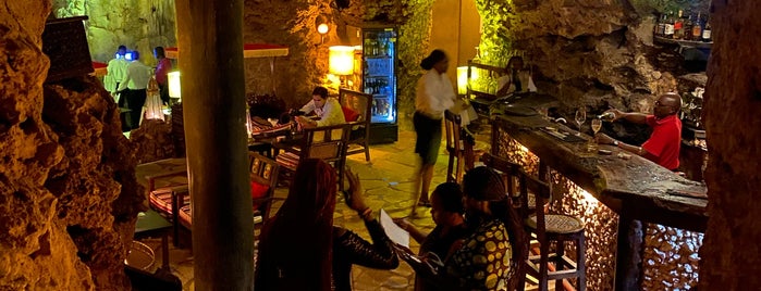Ali Barbour's Cave Restaurant is one of Antes de Morrer.