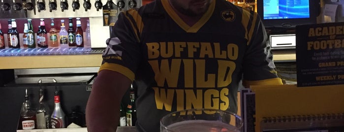 Buffalo Wild Wings is one of Lieux qui ont plu à Bob.