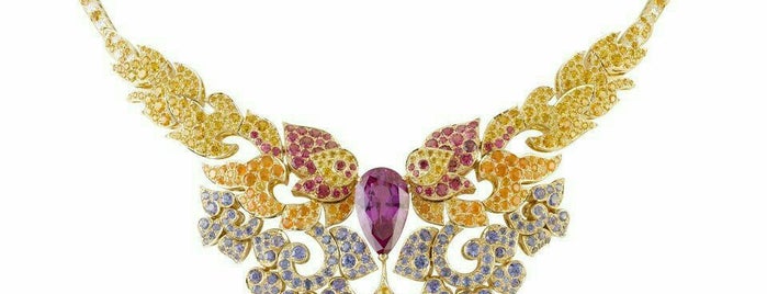 Malsons Jewelers is one of Lieux qui ont plu à Caroline 🍀💫🦄💫🍀.
