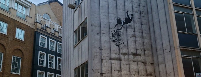 Banksy - Falling Shopper is one of London 8/17.