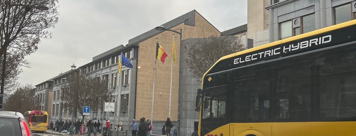 Gare de Namur is one of Louise'nin Beğendiği Mekanlar.