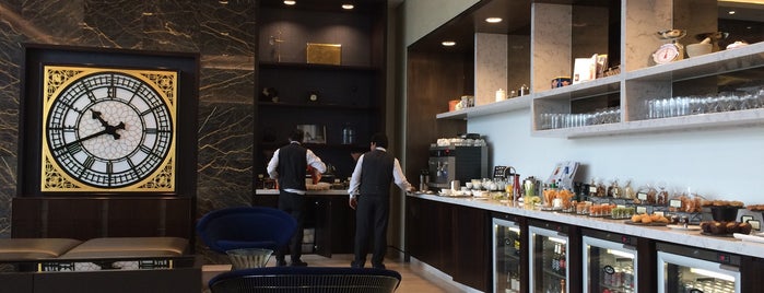 United Club is one of Burakさんのお気に入りスポット.