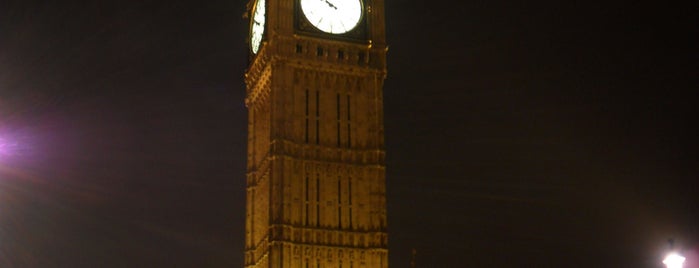 Elizabeth Tower (Big Ben) is one of London.