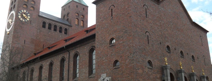 Gustav-Adolf-Gedächtniskirche is one of Bayern.