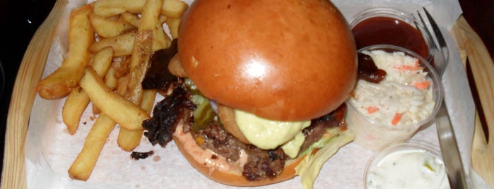 Barn Burger is one of Top Street Food.