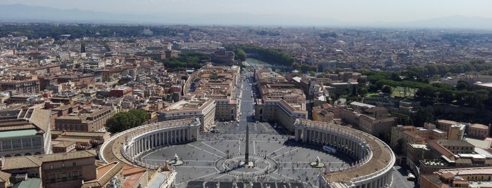 Saint Peter's Square is one of Top of the Top.