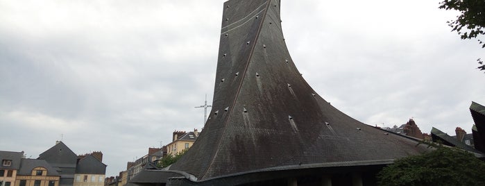 Église Saint-Jeanne d'Arc is one of Overlord 2017.