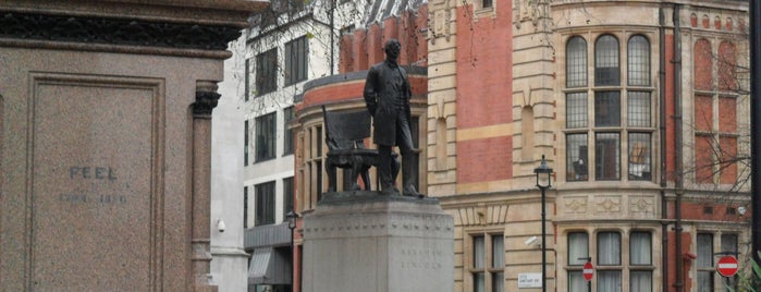 Abraham Lincoln Statue is one of London.