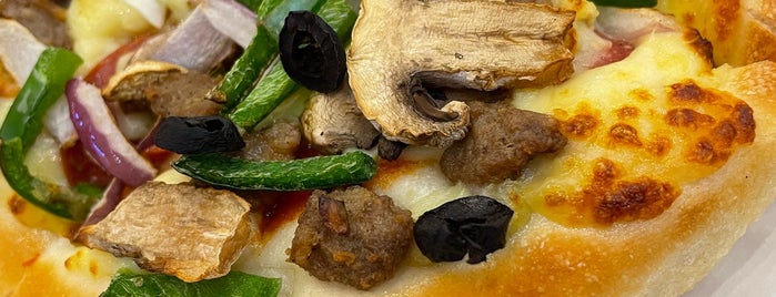 Pizza Hut is one of Dubai Food 7.