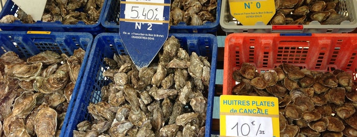 Dégustation d'huîtres sur le port is one of Lieux qui ont plu à Ade.