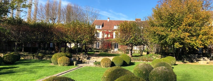 Le Vieux Logis is one of Bordeaux Michelin.