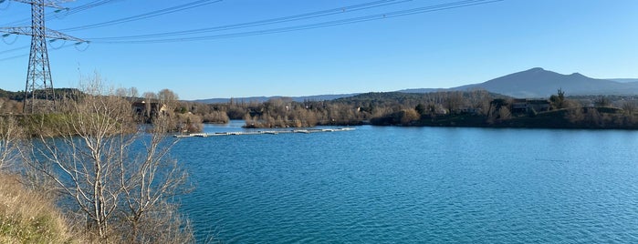 Lac de Peyrolles is one of PACA.