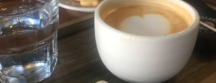 Café Avellaneda is one of Ireneさんのお気に入りスポット.