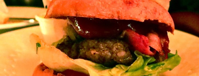 Lefty is one of Burger mon Amour (made in Paris).