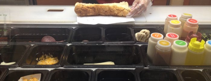 SUBWAY is one of Rozanneさんのお気に入りスポット.