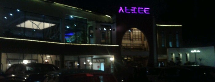 Alice Restaurant. is one of สถานที่ที่ Nana ถูกใจ.