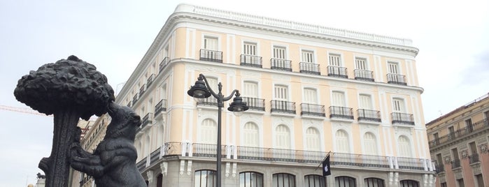 Apple Puerta del Sol is one of madrid.