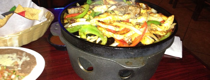Juan's Flaming Fajita and Cantina is one of Mottsさんのお気に入りスポット.