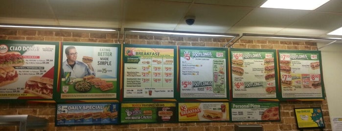 Subway is one of Dannyさんのお気に入りスポット.