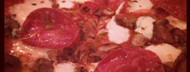 Roberta's Pizza is one of Lugares favoritos de Gary.