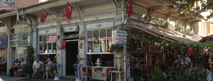 Tarihi Alay Kıraathanesi is one of Posti che sono piaciuti a Sevgi.