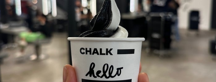 Chalk is one of Lina 님이 좋아한 장소.