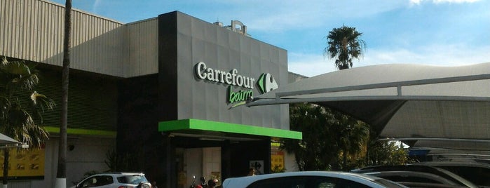 Carrefour is one of Shopping,Lojas e Supermercados.